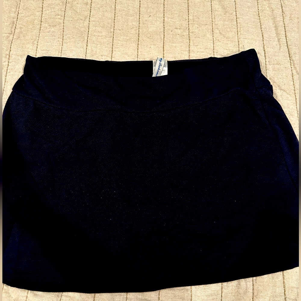 Tommy Bahama Island Cays Black swim skirt skort size large. Worn approx 4 times.